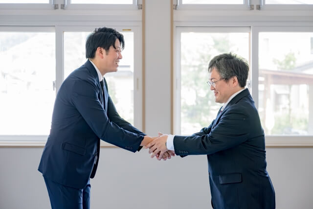 官公庁営業における人脈構築とネットワーク活用戦略